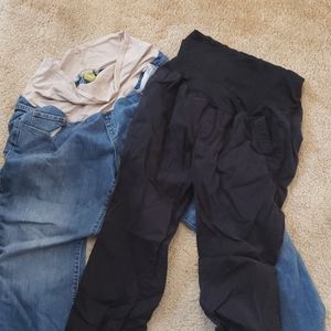 Lot of maternity pants. Old navy size 16 short